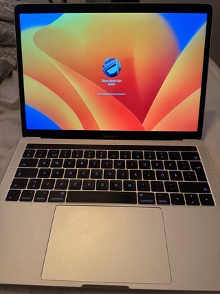 MacBook Pro 13 2017 + Hub + Funda