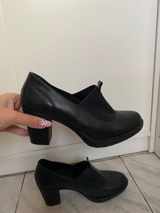 Zapatos de tacón negros
