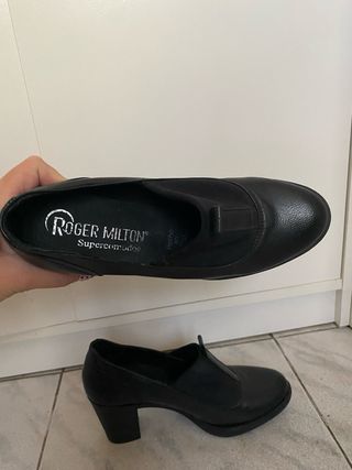 Zapatos de tacón negros
