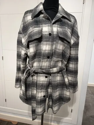 Camisa de cuadros gris y blanco