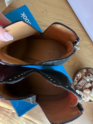 Botines Pull&Bear negros tachas