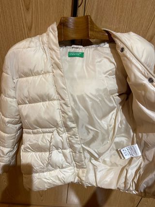 Abrigo acolchado niña Benetton beige