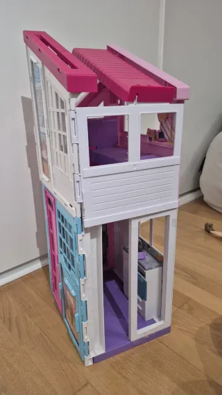 Casa Barbie Malibú, accesorios, coche y autocarava