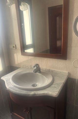 Mueble de baño madera y mármol