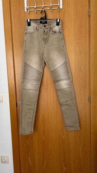 Pantalón skinny hombre beige
