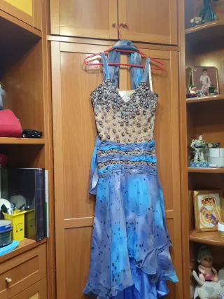 Vestido fiesta tul y pedrería semi-largo