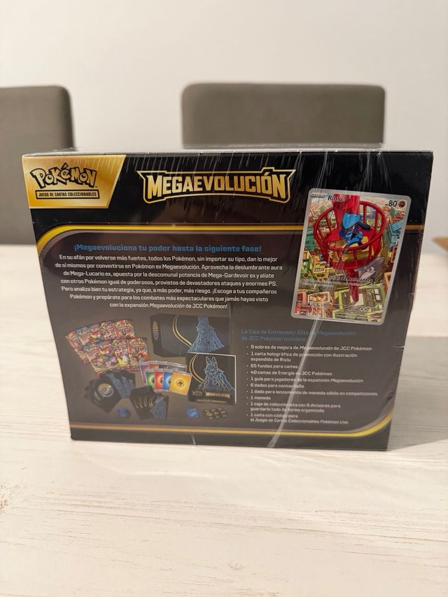 Caja Entrenador Élite Pokémon Megaevolución
