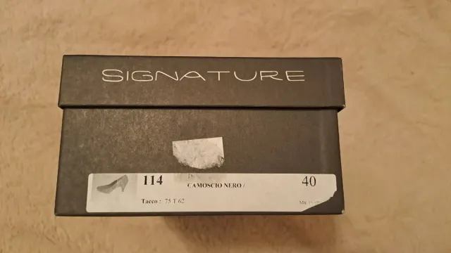 Scarpe con tacco SIGNATURE nere