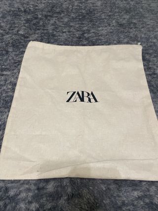 Bolsa de tela Levis y Zara beige