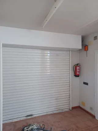 Puerta de garaje aluminio motorizada