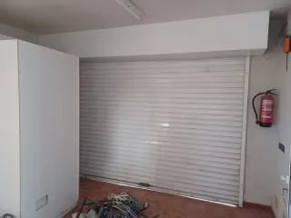 Puerta de garaje aluminio motorizada