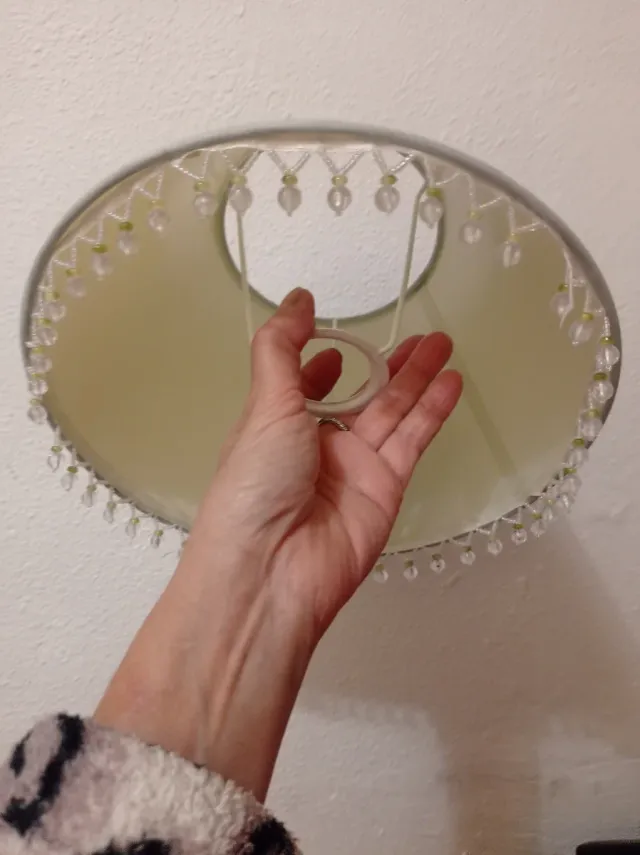 2 Tulipas de lámpara beige con abalorios