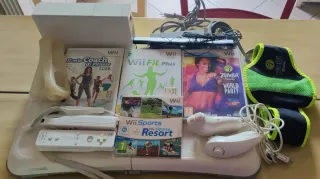 Nintendo Wii con 2 telecomandi e giochi