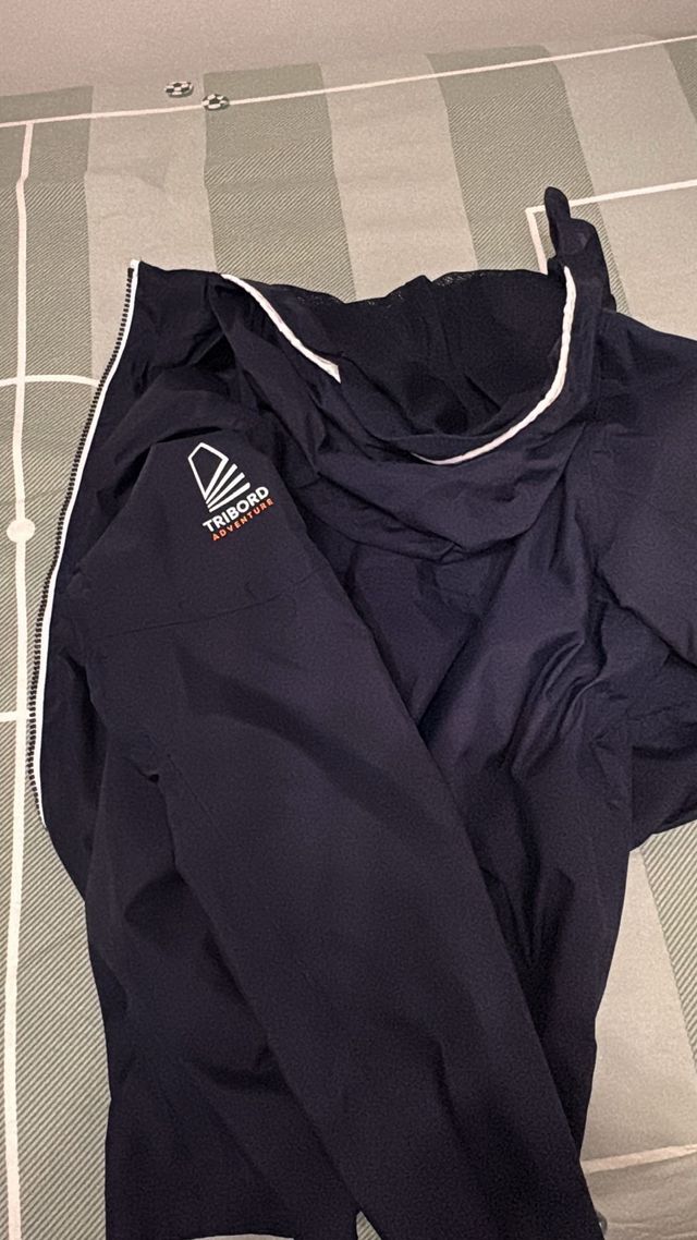 Chaqueta impermeable niño T.11