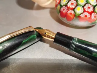 Pluma estilográfica antigua Antinia oro