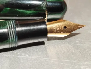 Pluma estilográfica antigua Antinia oro