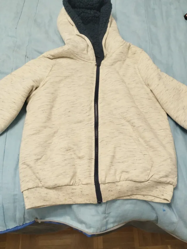 Chaqueta borreguito beige y negra