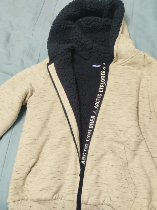 Chaqueta borreguito beige y negra