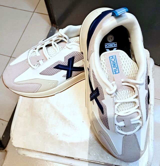 Deportivas Munich Caballero Beige/Blanco Nuevas