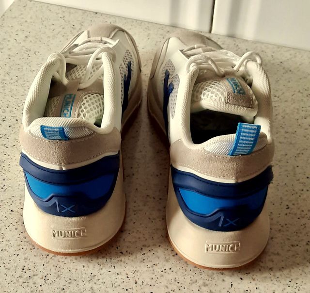 Deportivas Munich Caballero Beige/Blanco Nuevas