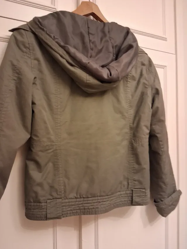 Chamarra Naf Naf verde Talla M (40)