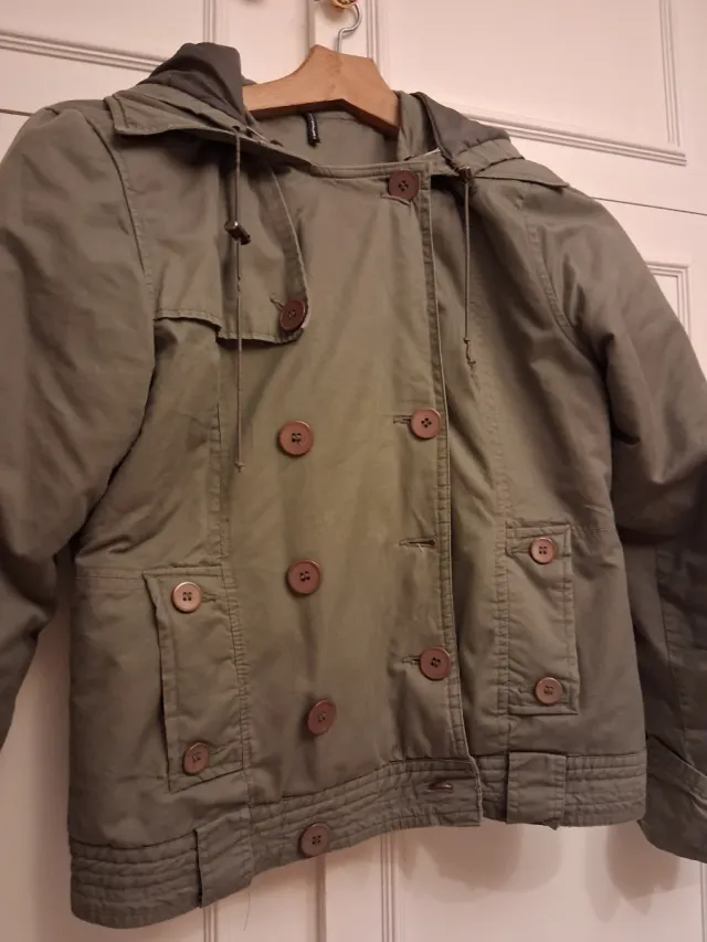 Chamarra Naf Naf verde Talla M (40)