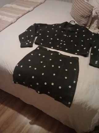 Conjunto falda y cazadora M estampado flores