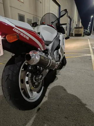 Yamaha FZR 1000 Genesis