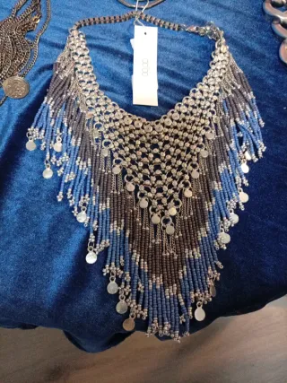 Precioso Collar de alta calidad con abalorios