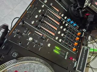 Mixer DJ Gemini DJ-402