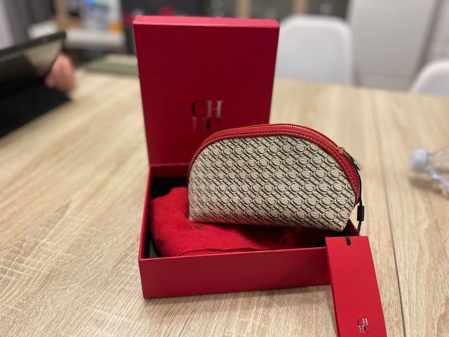 Neceser Carolina Herrera CH