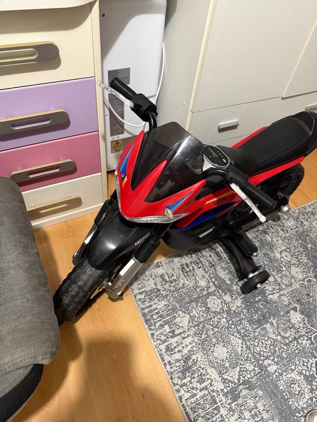 Moto de batería infantil roja