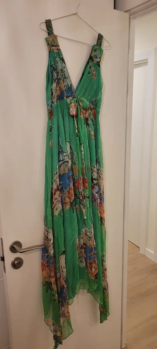 Vestido largo verde estampado floral