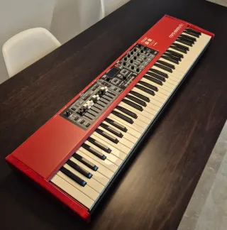 Nord Electro 5D 73 + Soporte y Pedal Sustain