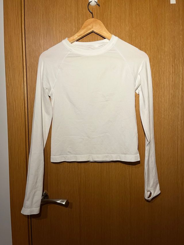 Camisetas manga larga blanca, gris y negra