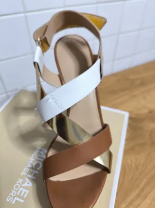 Sandalias Michael Kors Cuña en tres colores