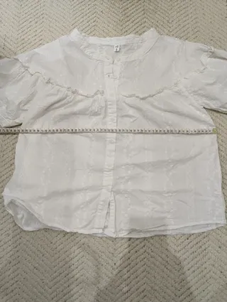 Blusa blanca de algodón bordada ancha M