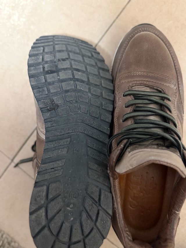 Zapatos casuales marrón