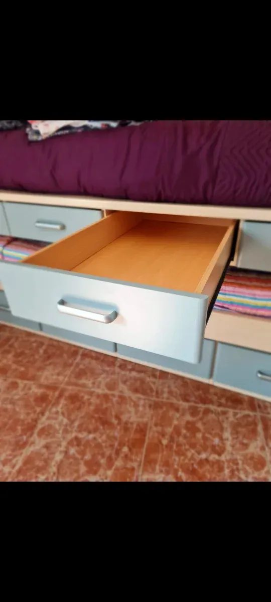Cama nido con cajones.