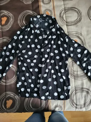 Camisa Bershka lunares