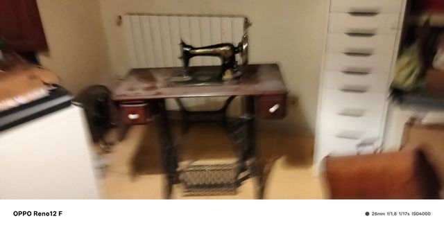 Máquina de coser Singer antigua