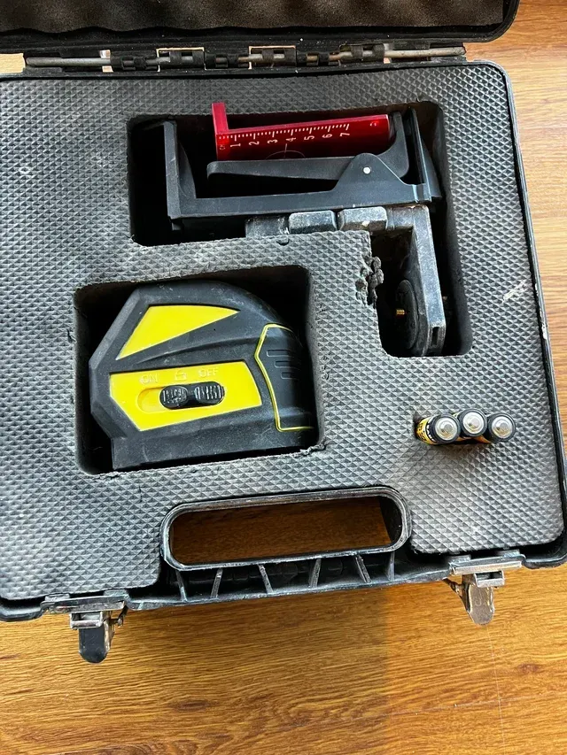 Nivel Láser SETTOP EK-118R Líneas Rojas