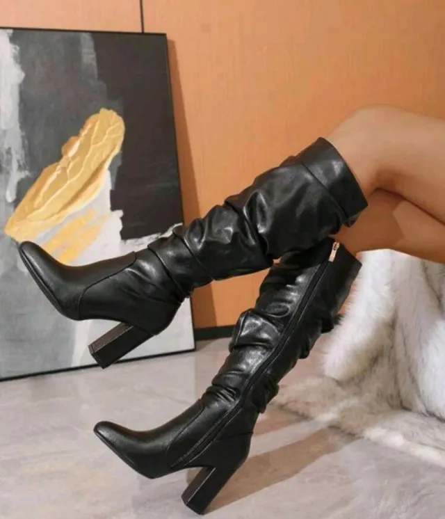 Botas altas negras talla 40 nuevas