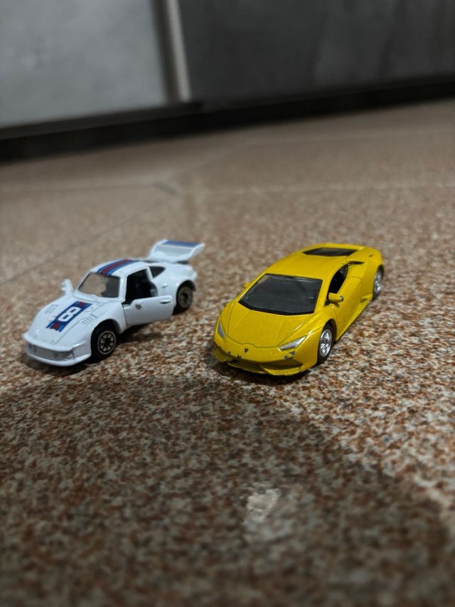 Welly 1:64 Auto Modello