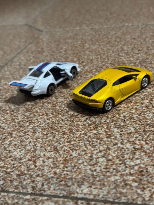 Welly 1:64 Auto Modello