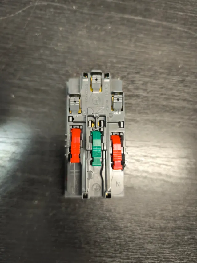 Base Doble Enchufe Simon 500 CIMA Rojo