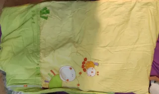 Edredón infantil verde y amarillo