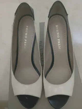 Zapatos de tacón blancos y negros talla 39