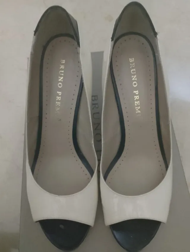 Zapatos de tacón blancos y negros talla 39