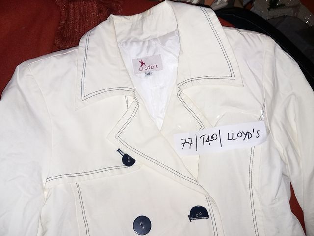 77- Chaqueta  Lloyd's - T40. Blanca